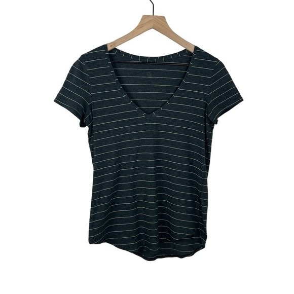 Lululemon Love Tee V Short Sleeve Grey Stripe - Picture 1 of 4